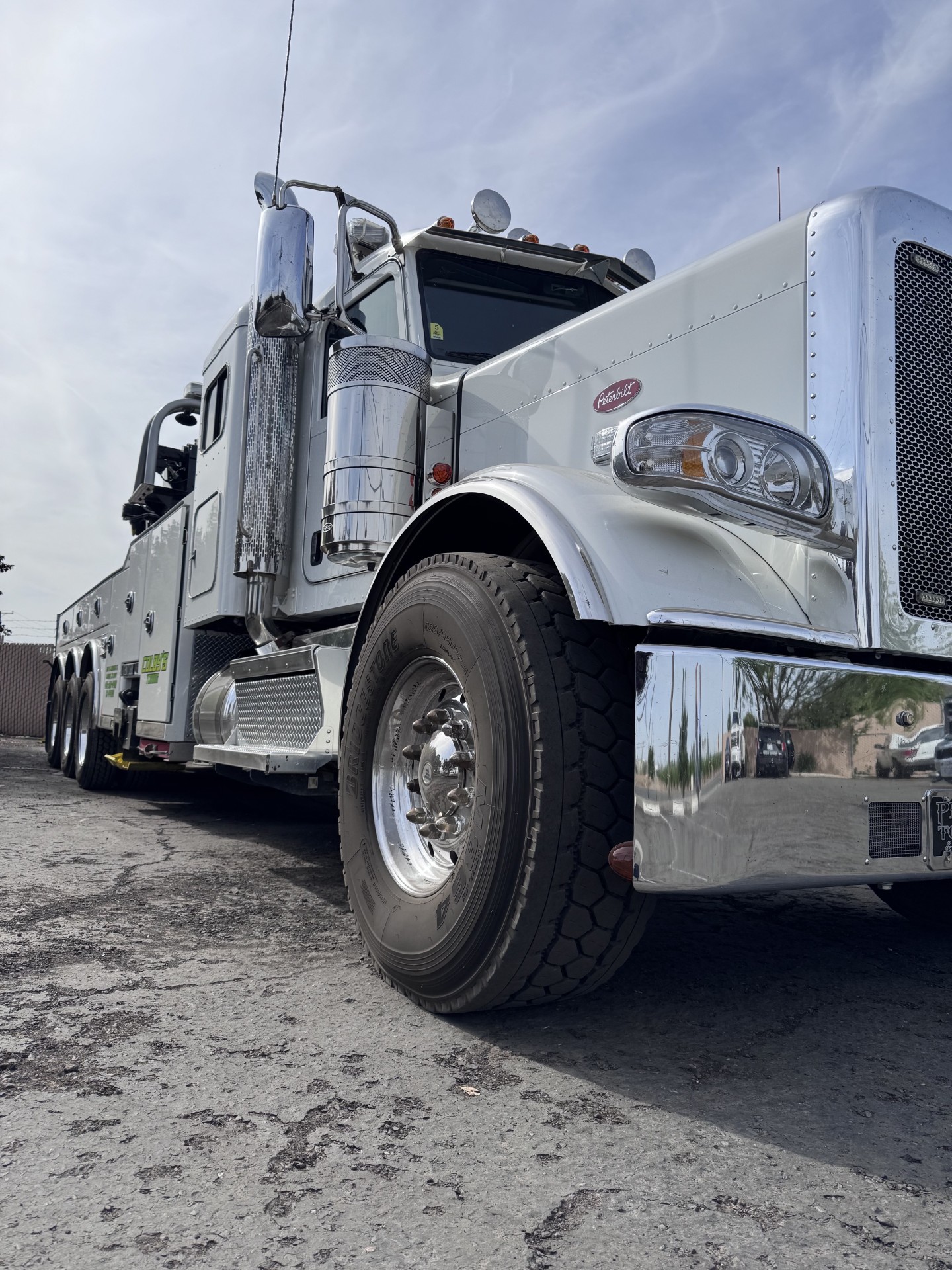 Premium Peterbilt Tow Truck